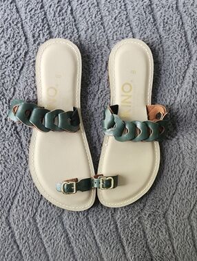 KINO Sandals